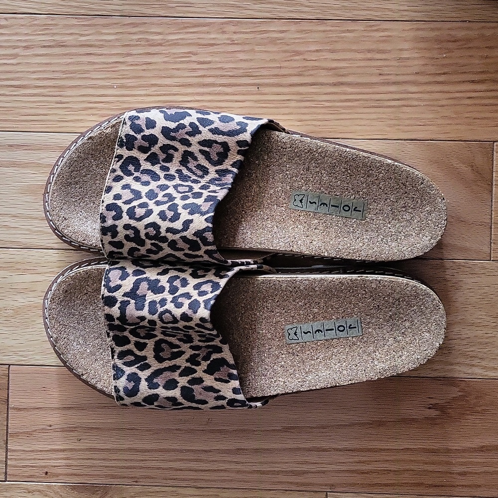 Suede Leopard Print Slides Size 9